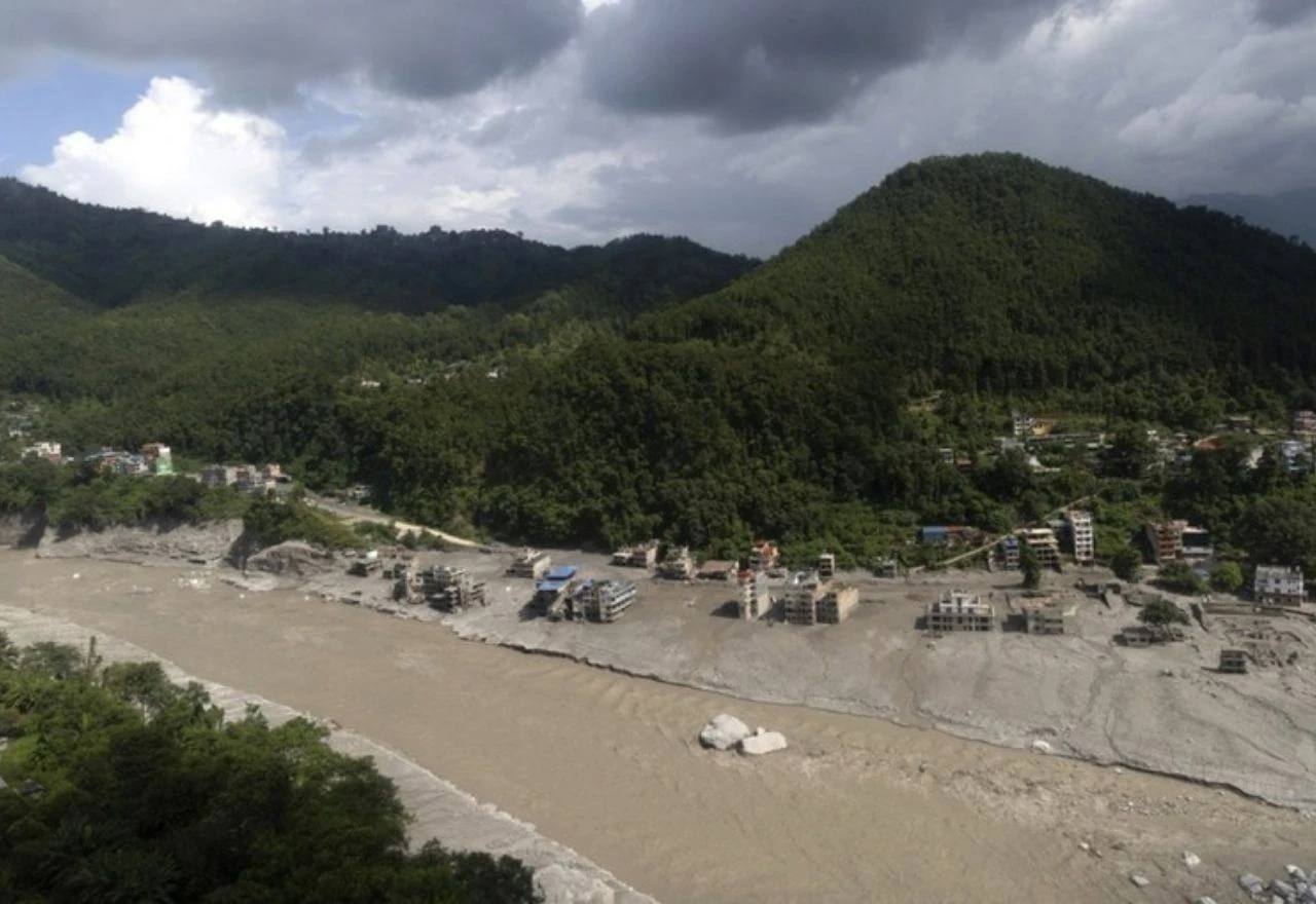 Nepal traži međunarodnu pomoć nakon poplava, gotovo 2500 nestalih