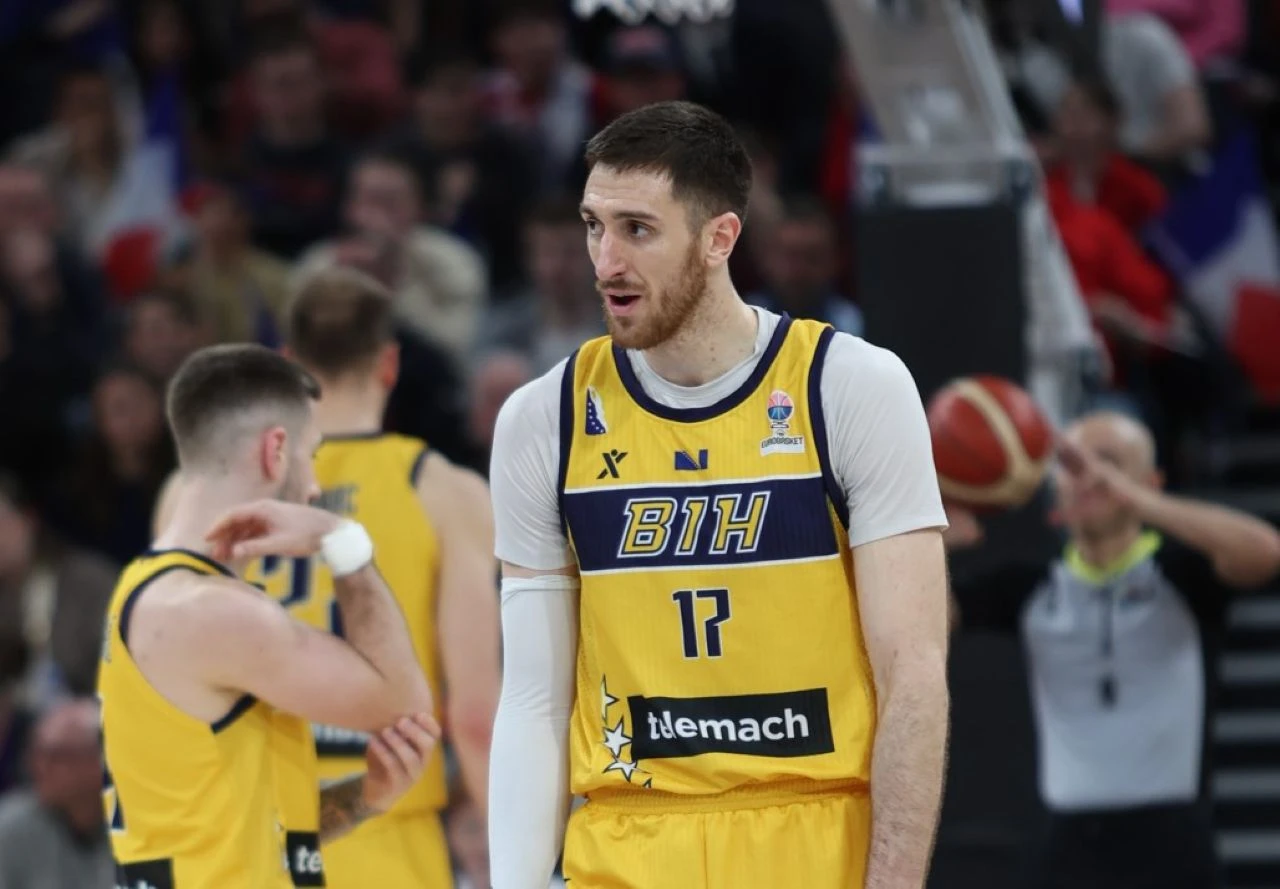 Lazić i pomoćni trener reprezentaciju morali napustiti po nalogu Milorada Dodika?