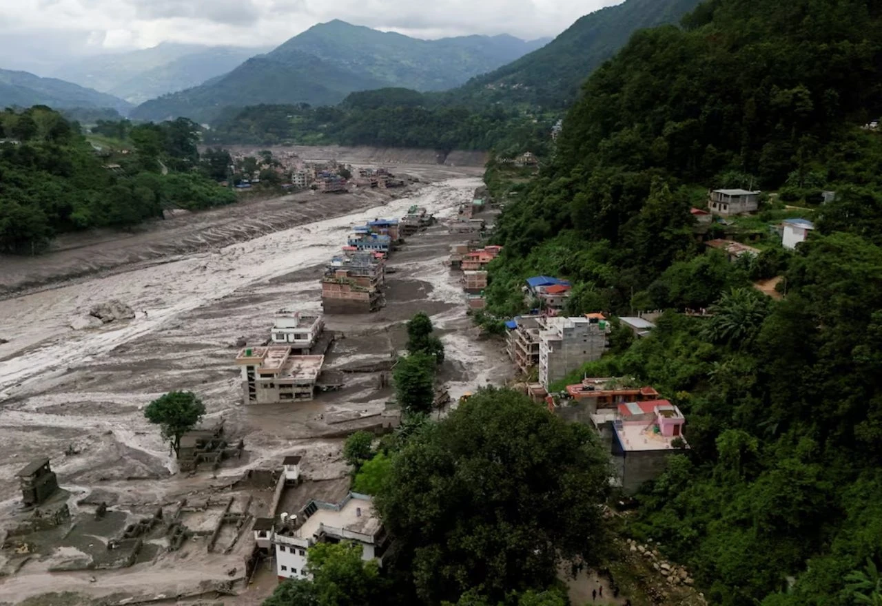 Više od 800 mrtvih u Nepalu i Tibetu: "Ovo nije bila poplava, nego tsunami"