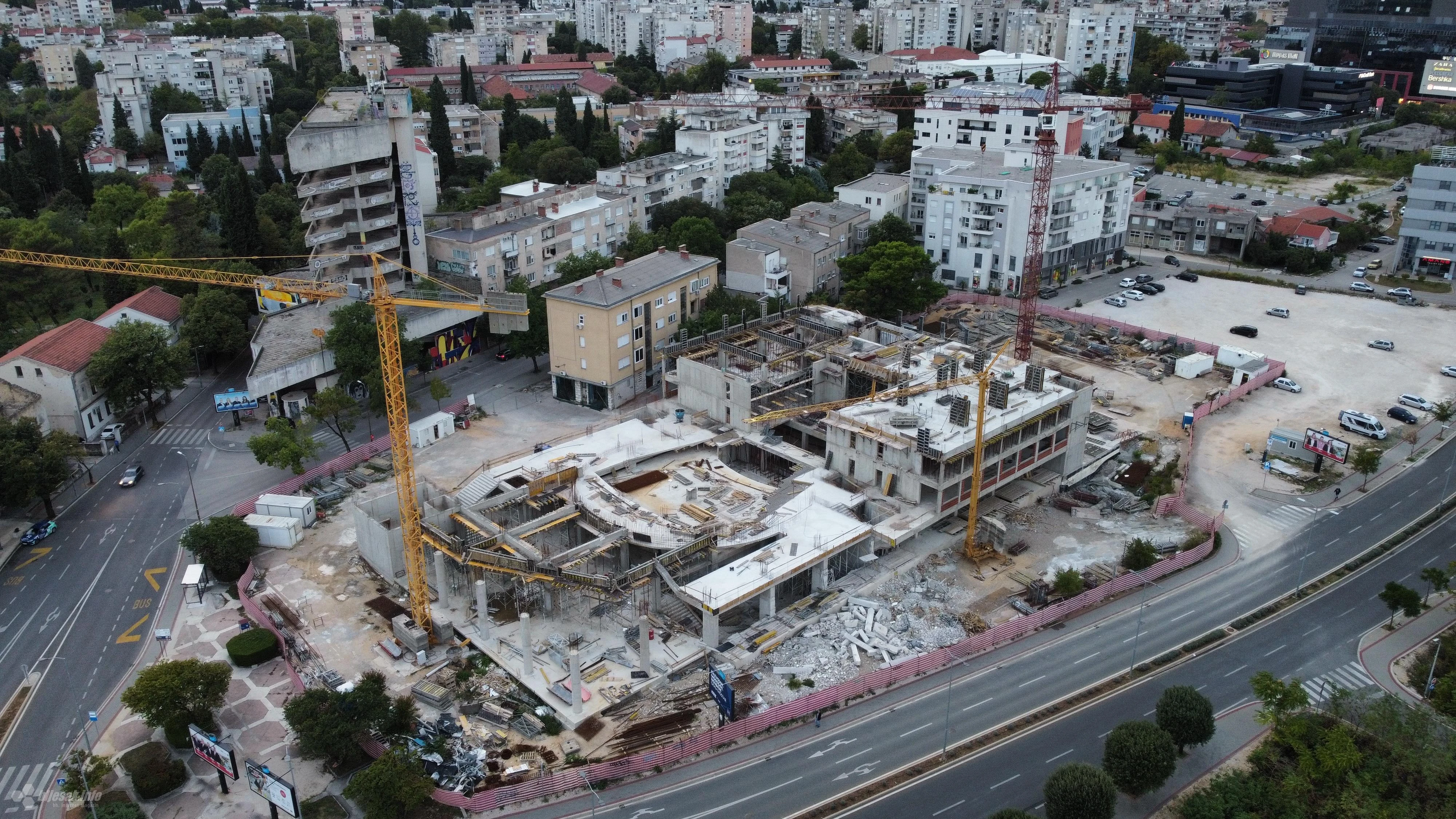 Muftija te fetvom tuži, muftija ti fetvom sudi