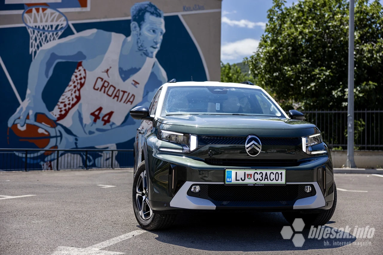 Citroën C3 Aircross povišena je i prostranija izvedba modela C3, a na bh. tržištu dostupan je s tri pogonske opcije