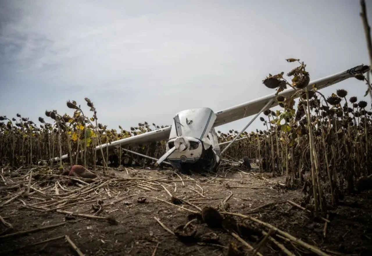 Pijani muškarac ukrao avion pa se srušio u polje suncokreta