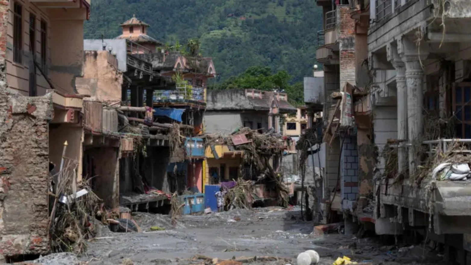 Poplave u Nepalu i Kini odnijele 919 života, stotine radnika zarobljene u tunelima