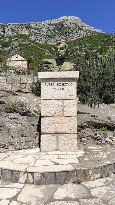 Bista Ruđera Josipa Boškovića u Orahovom Dolu