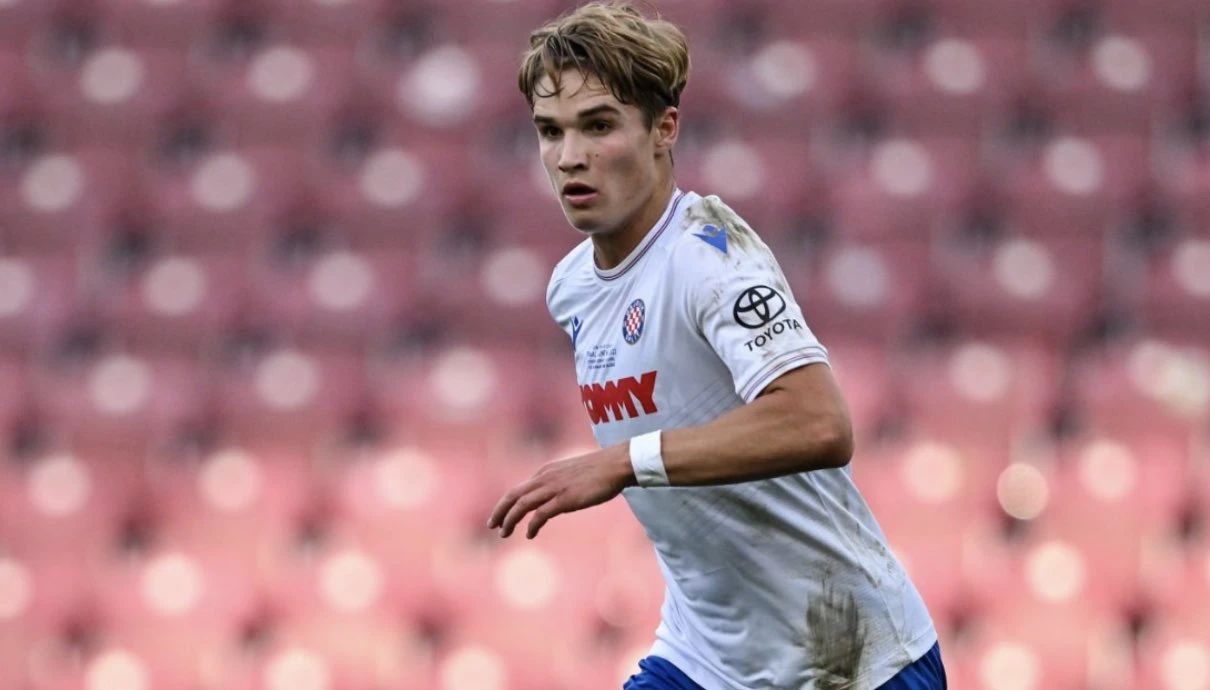 Pukštas napustio Hajduk i karijeru nastavlja u Engleskoj
