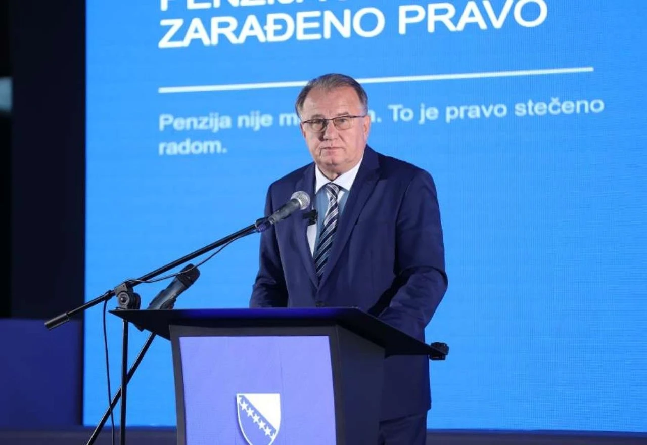 VIDEO | Nikšić o mandatu Vlade FBiH: Plaće i mirovine veće, milijarde uložene u razvoj