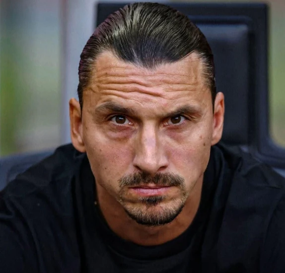 VIDEO | Ibrahimović ni na odmoru nema mira: Pogledajte njegov skok u more