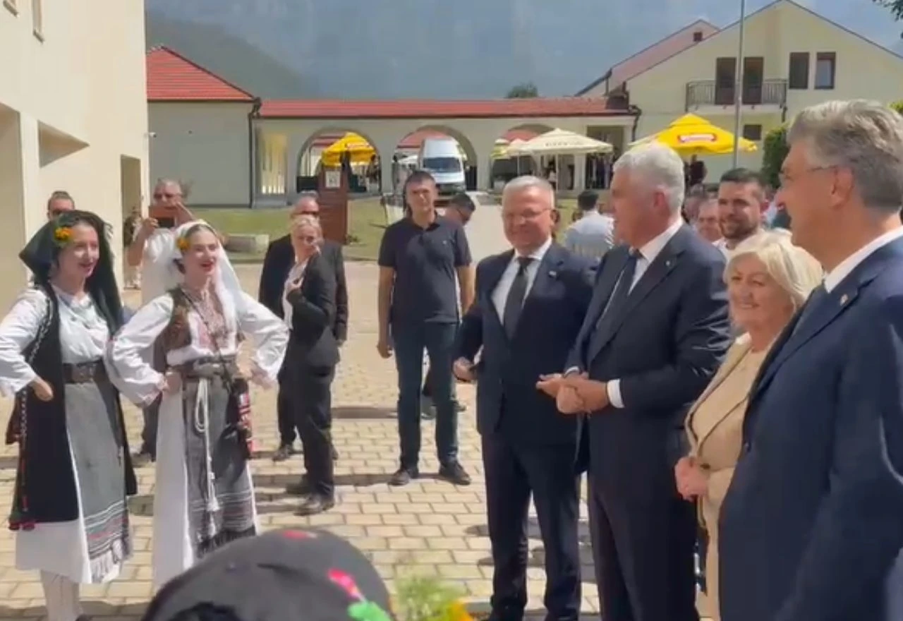 VIDEO | Plenkovića u Potocima dočekali pjesmom