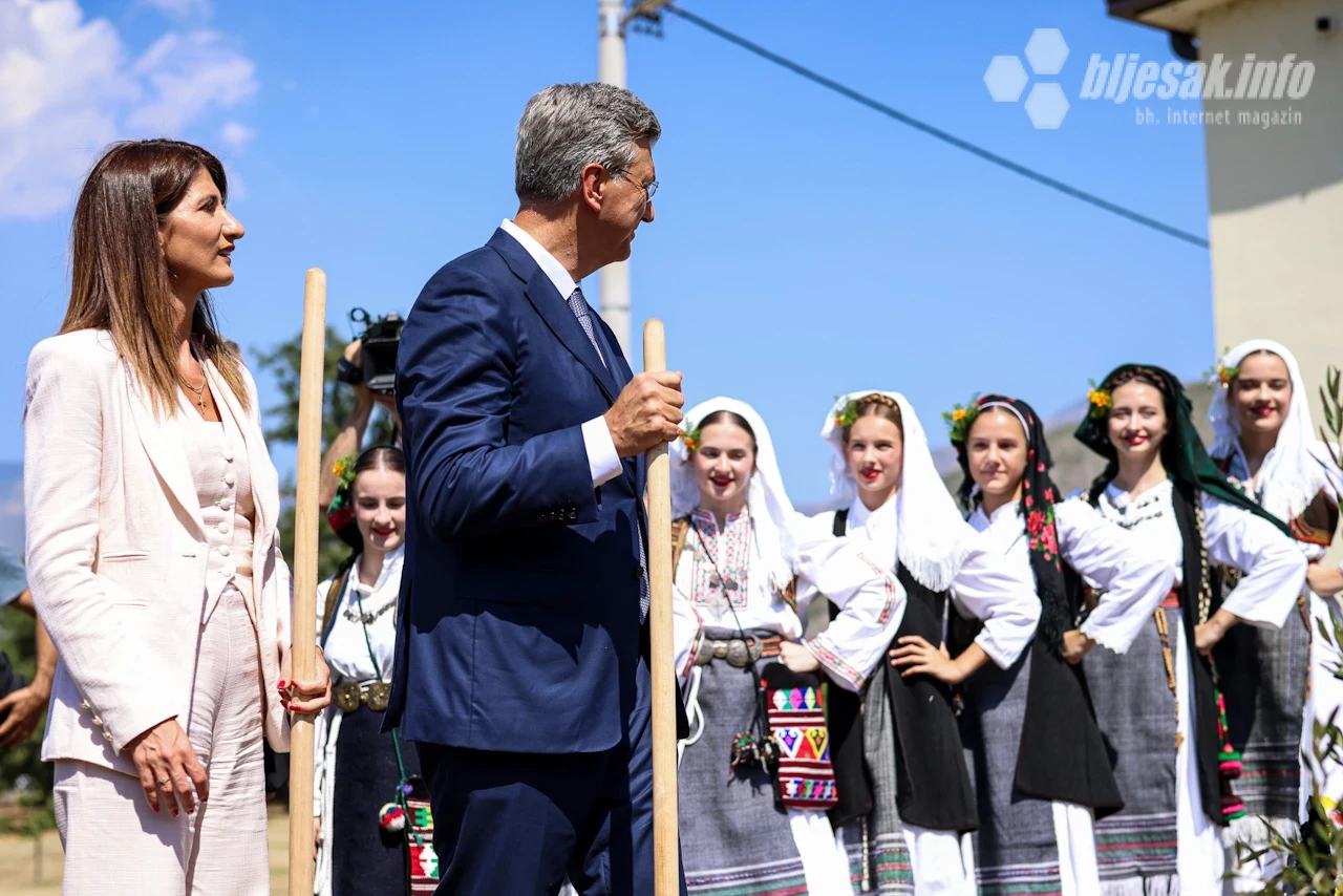 Potpisivanje ugovora u Potocima