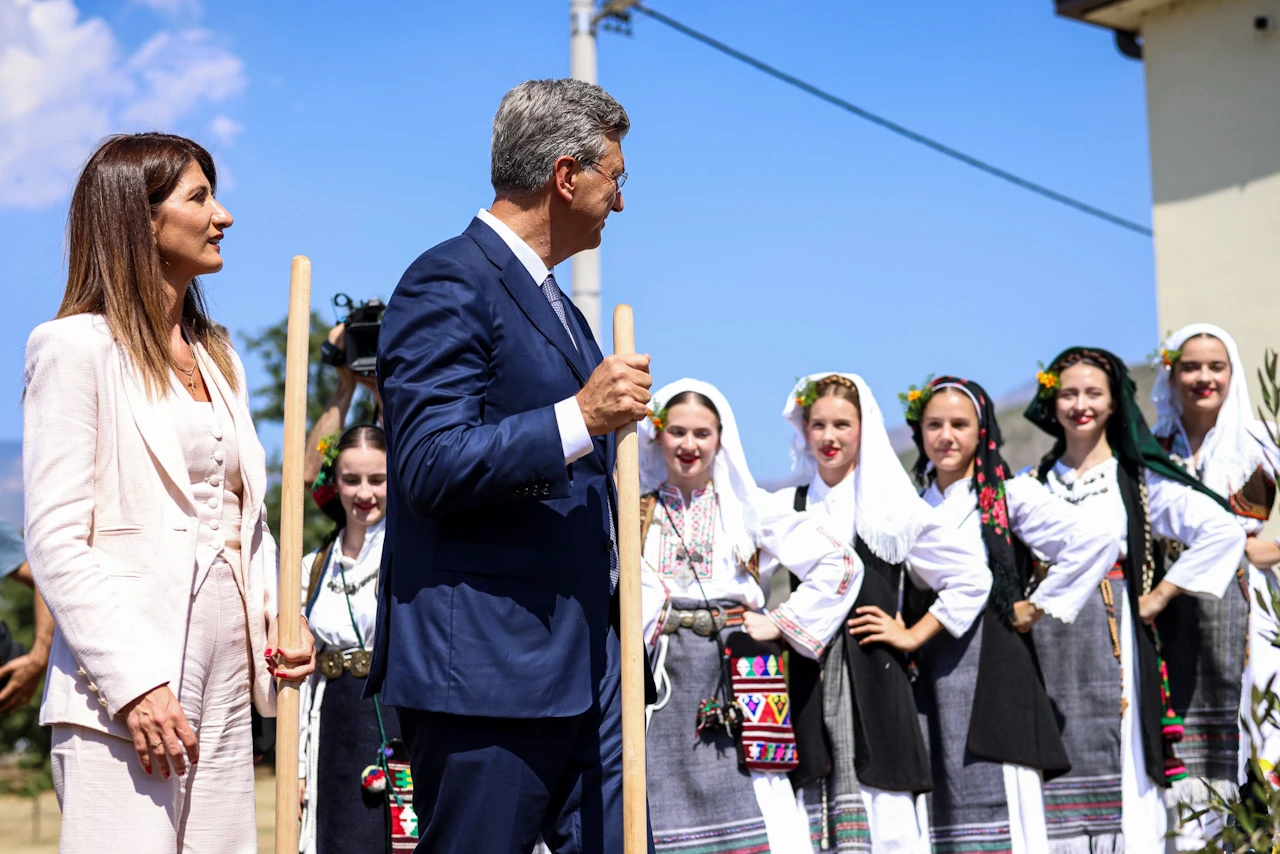 Potpisivanje ugovora u Potocima