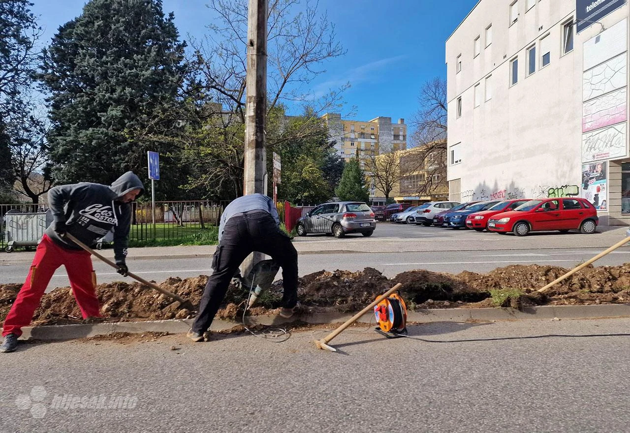 Asfalt, radovi i pomoći pred izbore: Javne nabave premašile 1,2 milijarde KM