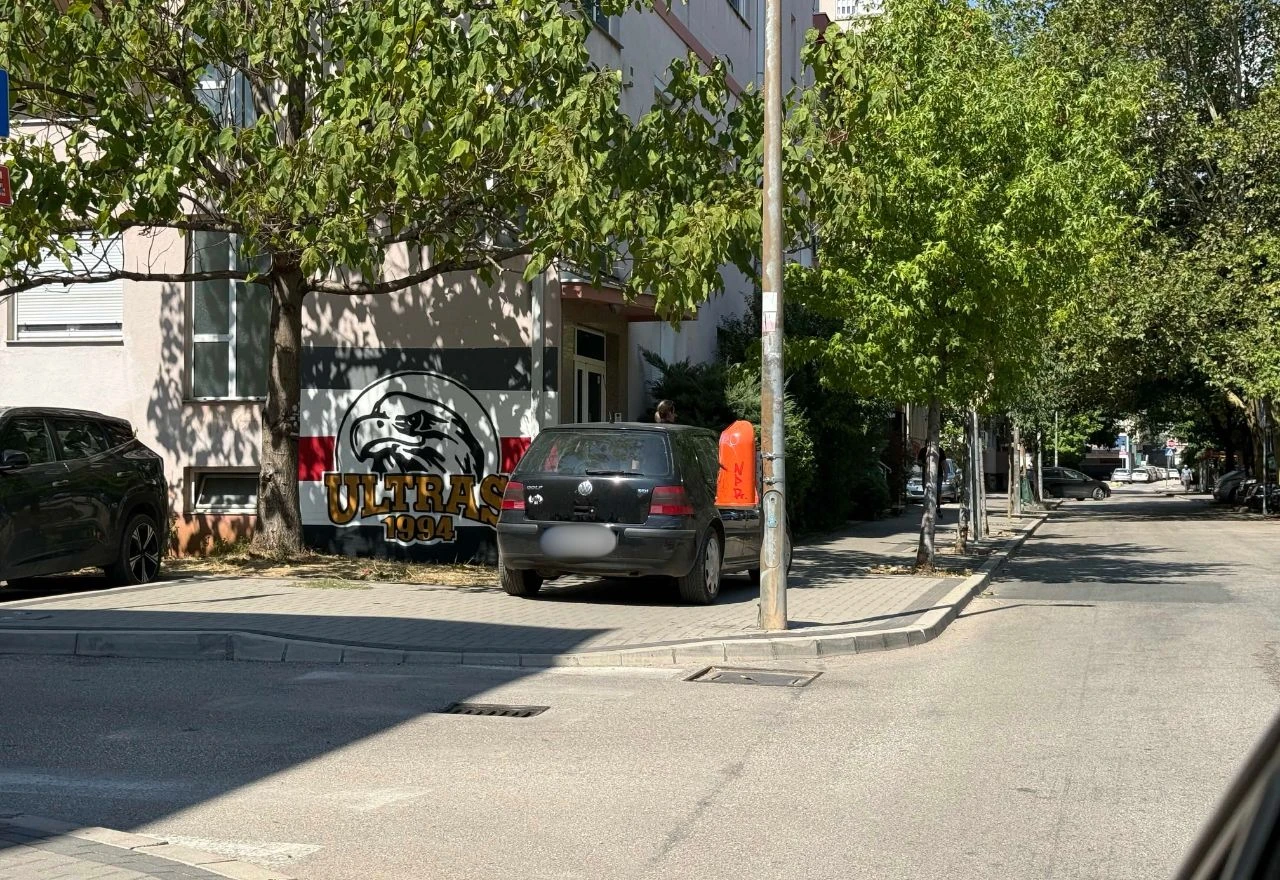 Nepropisno parkiranje u Zagrebačkoj ulici