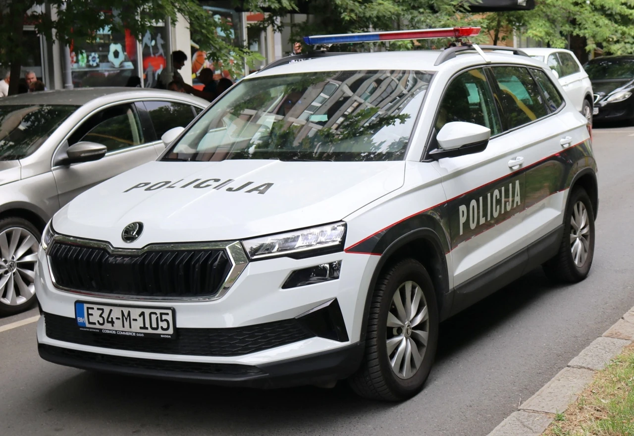 Djevojčica hladnim oružjem ozlijedila dvije vršnjakinje u Tuzli