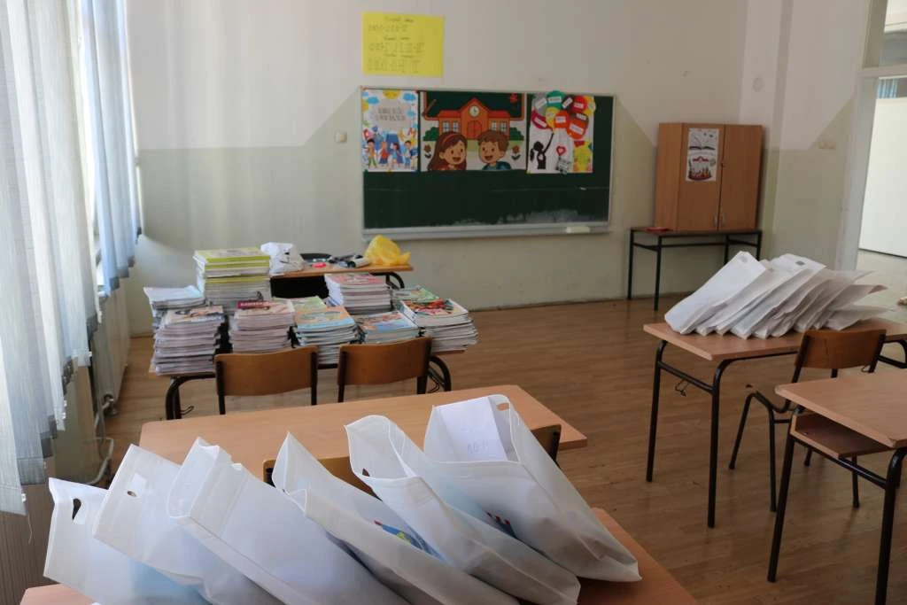 Svim ljubuškim osnovnoškolcima osigurane bilježnice i školski pribor