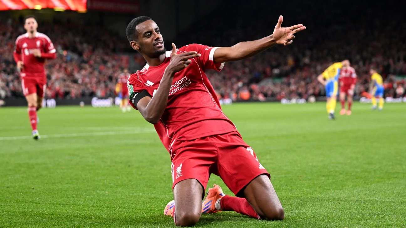 Isak za tri minute isporučio dva gola i Liverpool upisao prvi trijumf
