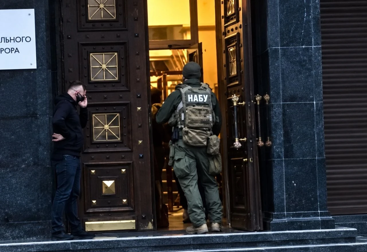 Drama u ukrajinskom tužiteljstvu: Istražitelji preskakali ogradu, objavljene snimke razgovora