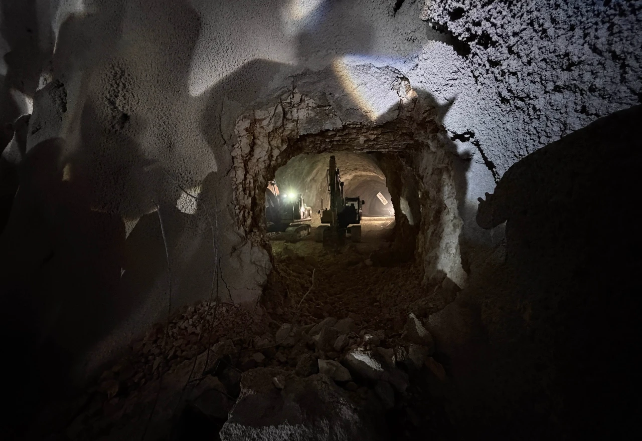 FOTO | Probijen tunel Kvanj