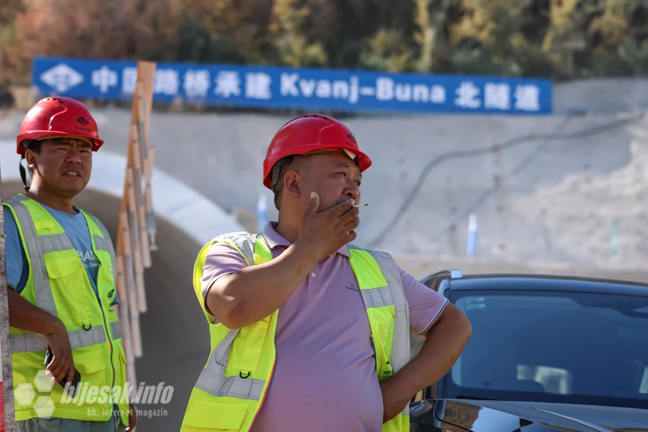 Tunel Kvanj na trasi Koridora Vc i službeno je probijen u ponedjeljak, a svečanosti proboja prisustvovali su brojni politički dužnosnici