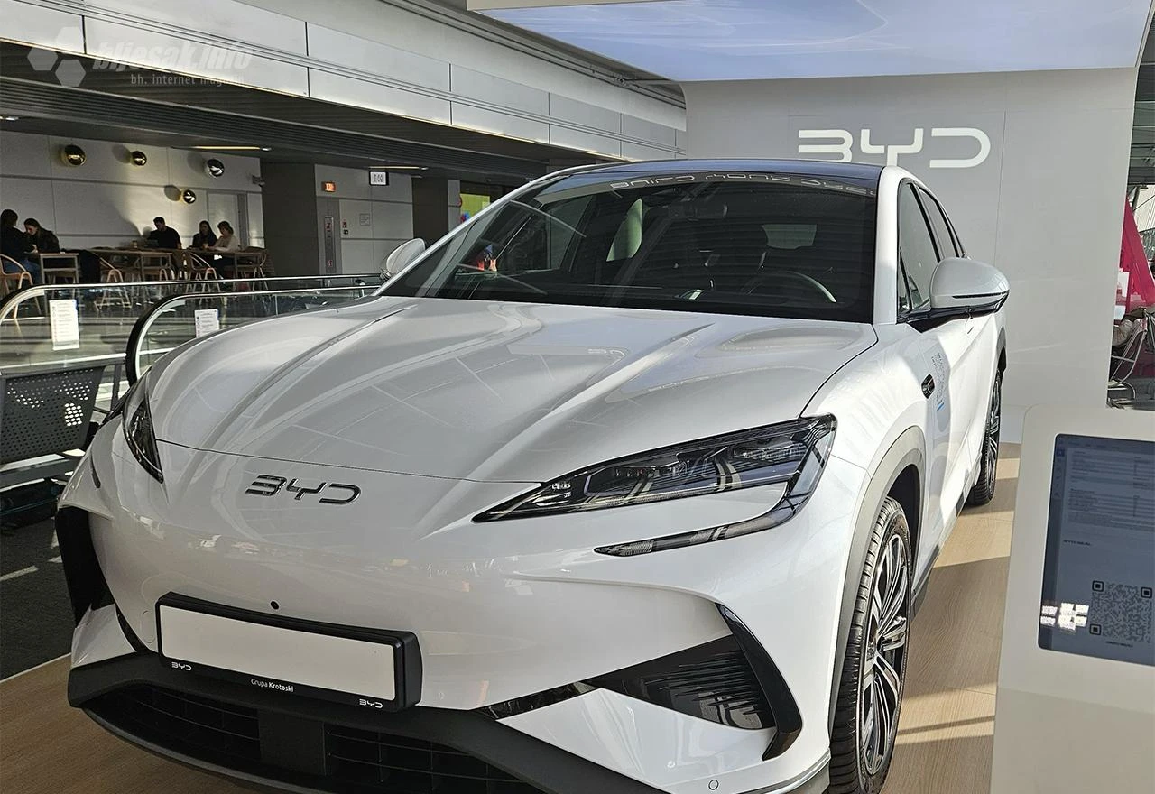 Nakon električnih automobila, EU bi mogao cariniti i kineske plug-in hibride