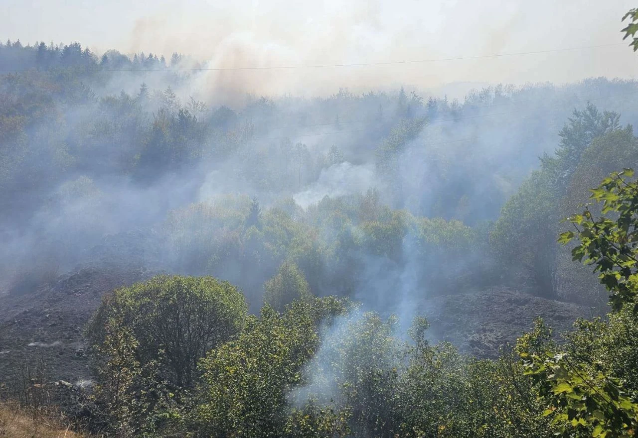 Veliki požar kod Prozor-Rame i dalje nije pod nadzorom