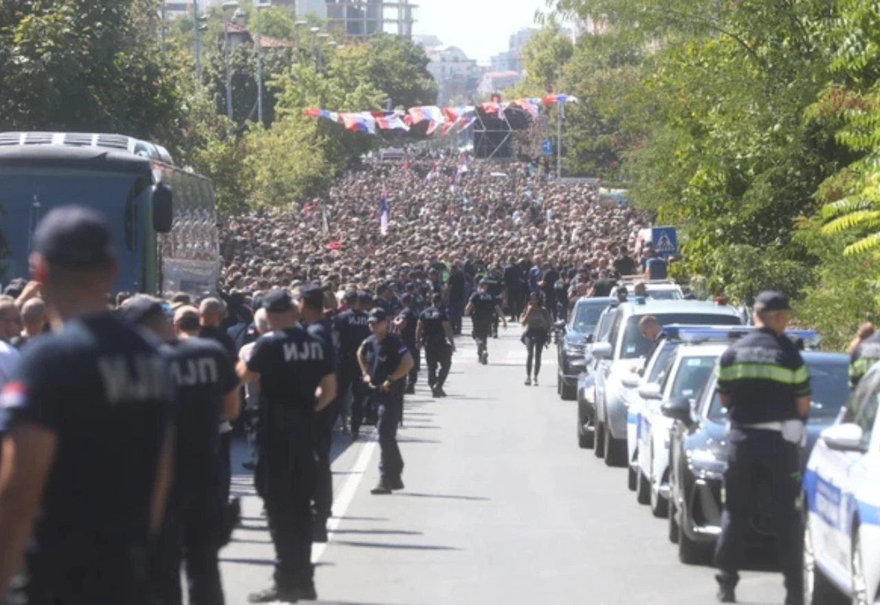 Na Mladićevom sprovodu bili političari iz BiH, Srbije, Rusije i Grčke: "Vučić nije htio zasjeniti đenerala?!"