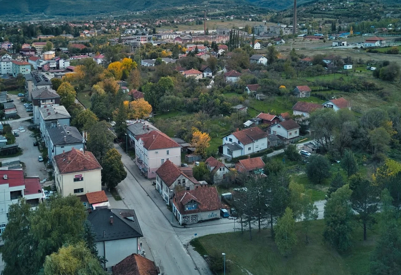 Misteriozni mirisi u Drvaru: Zatraženo ispitivanje zraka, tla, vode i radioaktivnosti