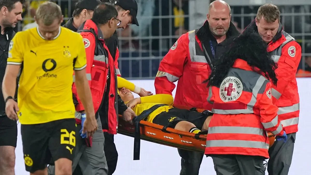 Borussia se oglasila nakon što je Karetsas napustio teren na nosilima