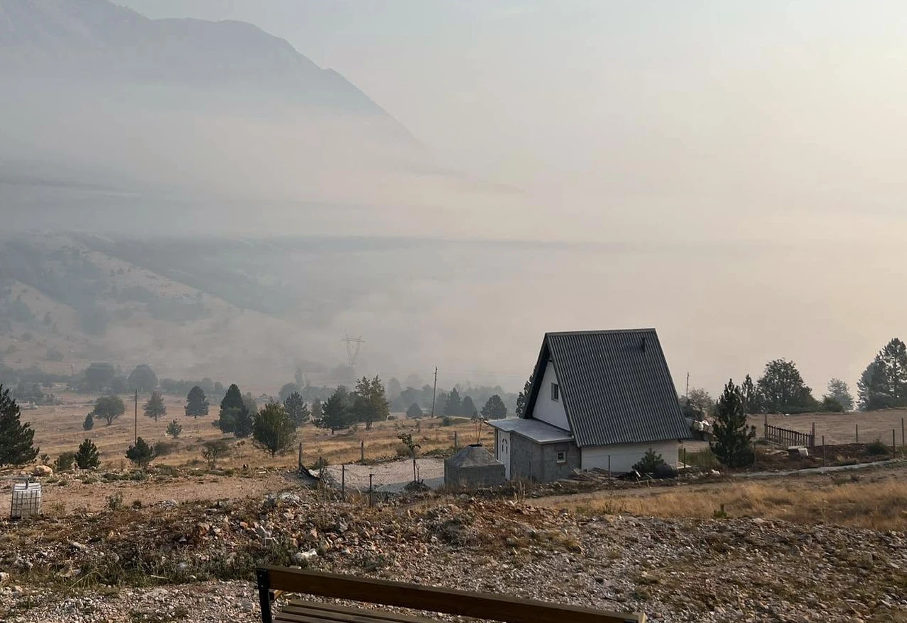 Prenj i dalje gori: Vikendice obranjene, žarište na Crnoj gori