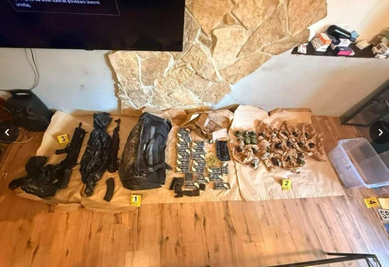 VIDEO | Policija u kući pronašla tajni bunker pun oružja
