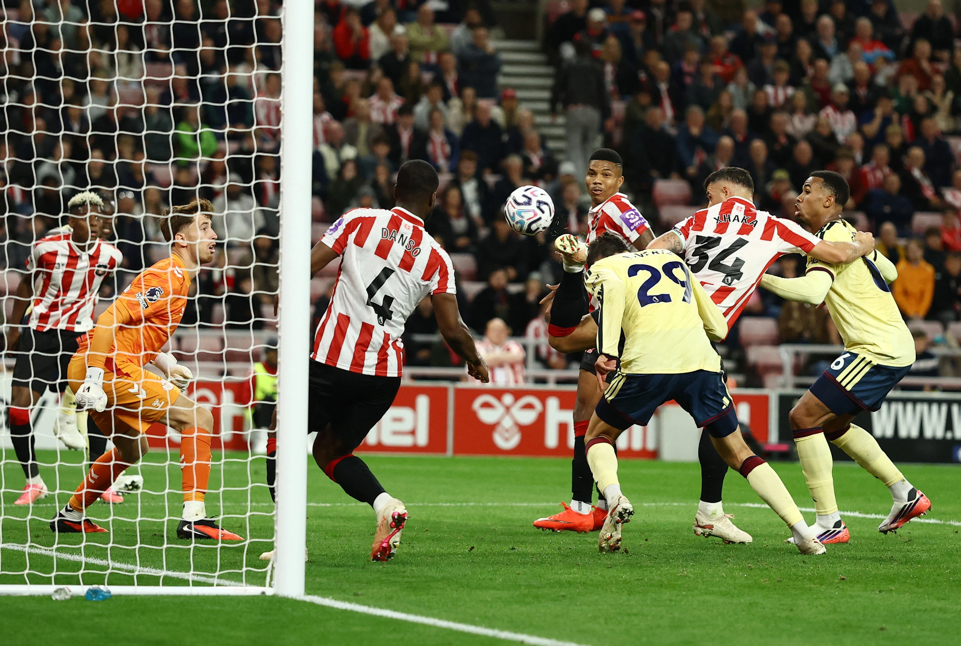 Arsenal rutinski protiv Sunderlanda, Tottenham i dalje bez postignutog gola