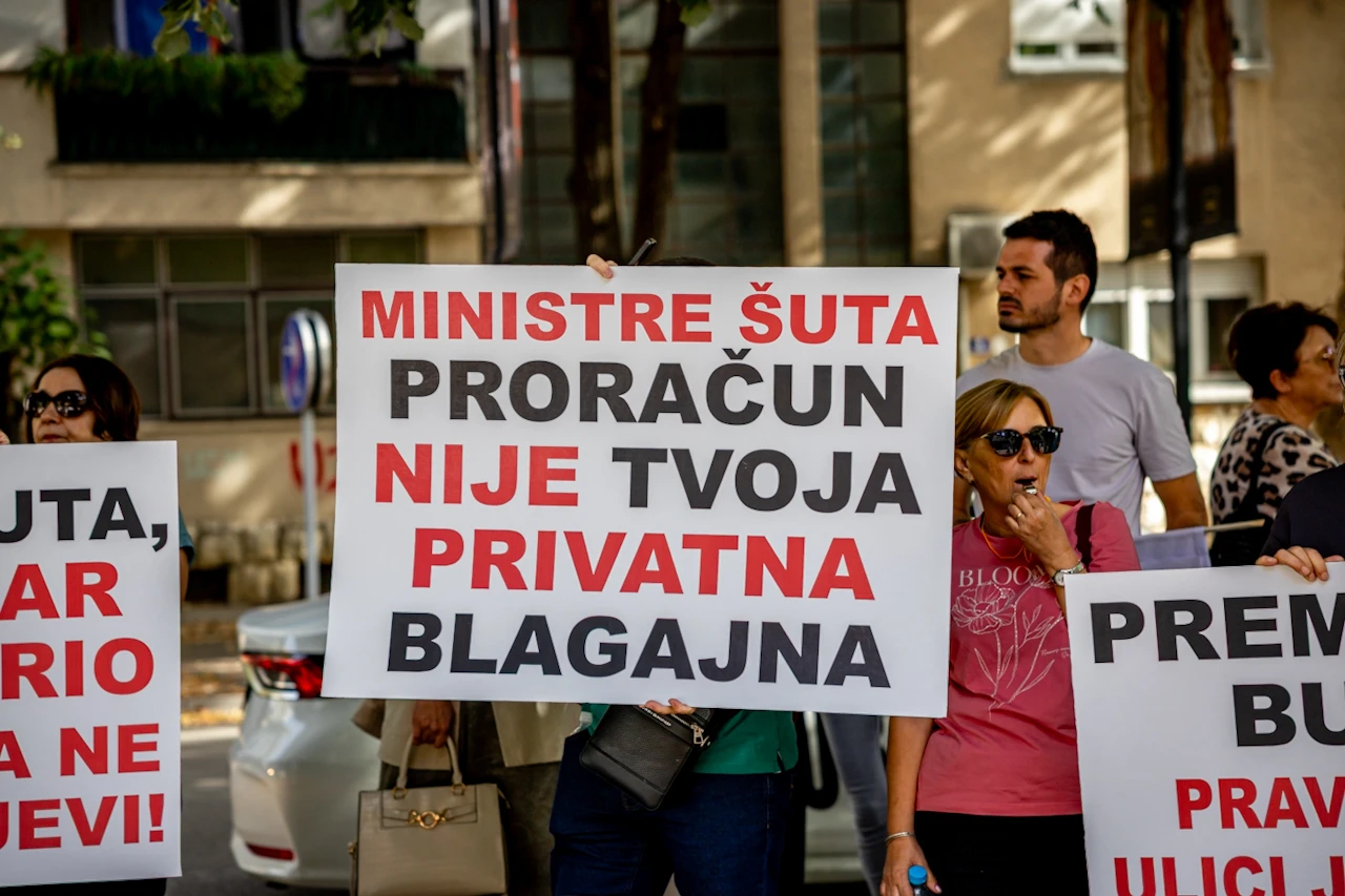 FOTO | Opći štrajk pravosuđa se nastavlja: "Vladina ponuda je bacanje prašine u oči"