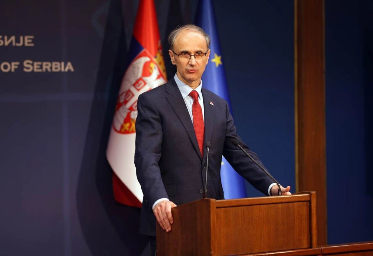 Macut nakon zabrane preleta: "Dolazim autom"