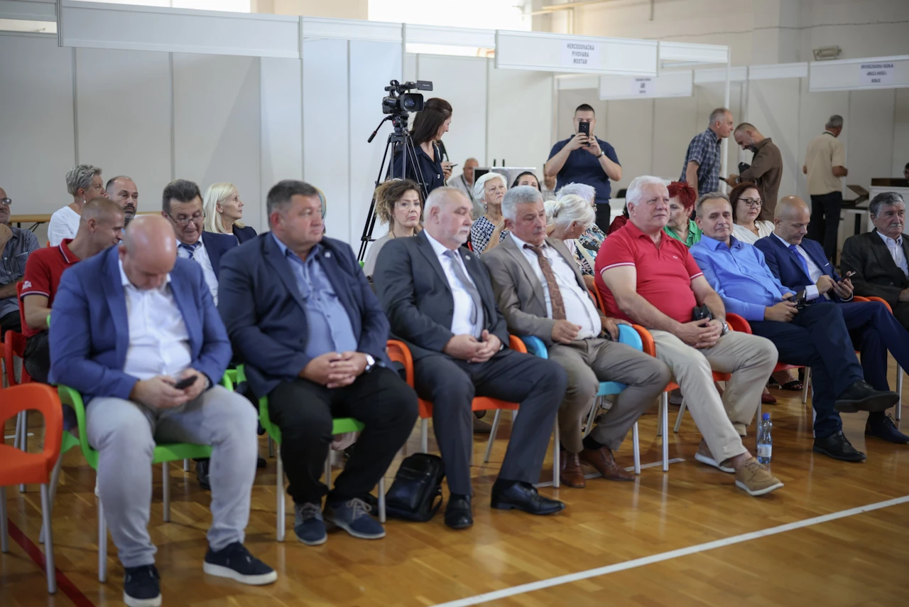 FOTO | Domaći i međunarodni obrtnici okupili se u Mostaru