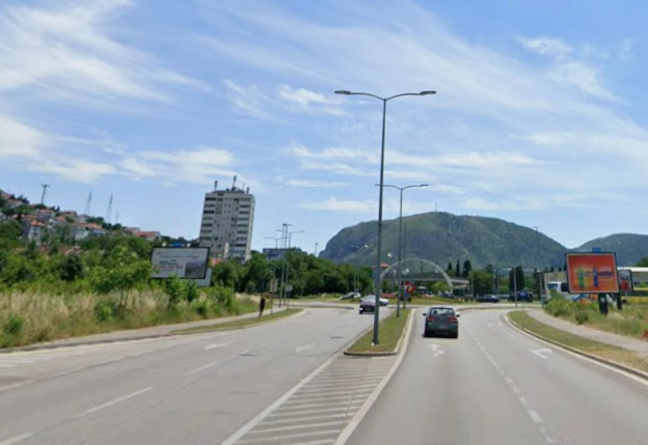Sudar dva automobila u Mostaru