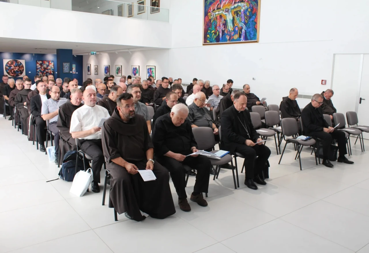 Biskup Palić svećenicima predstavio novi program priprave za sakrament potvrde