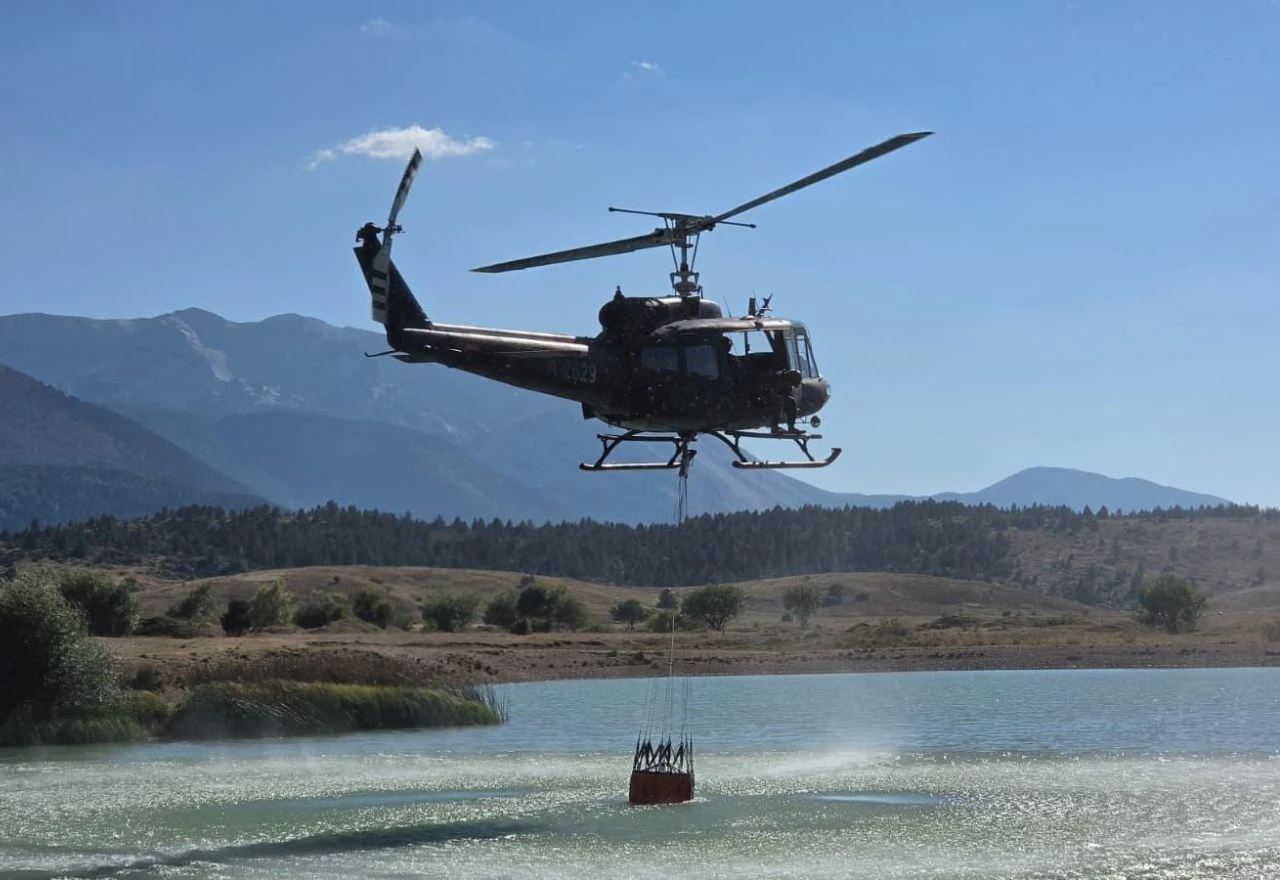 Helikopter OS BiH nastavlja gasiti požar na Čvrsnici