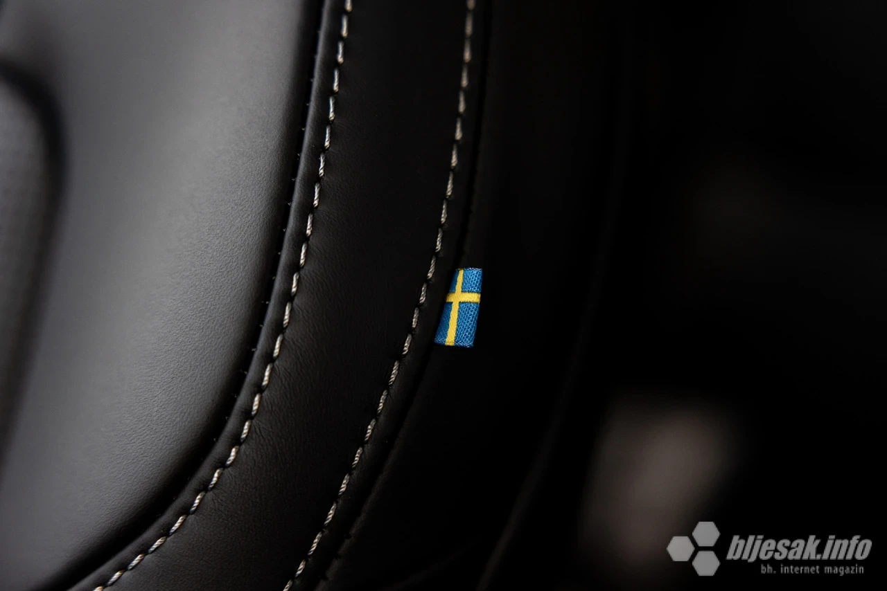 Tamnija strana švedskog luksuza: Volvo XC90 T8 Ultra Dark pred objektivom