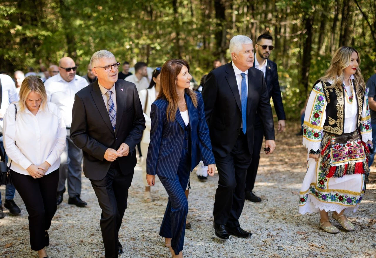 Dragan Čović i Darijana Filipović na obilježavanju Svetkovine Rana sv. Franje