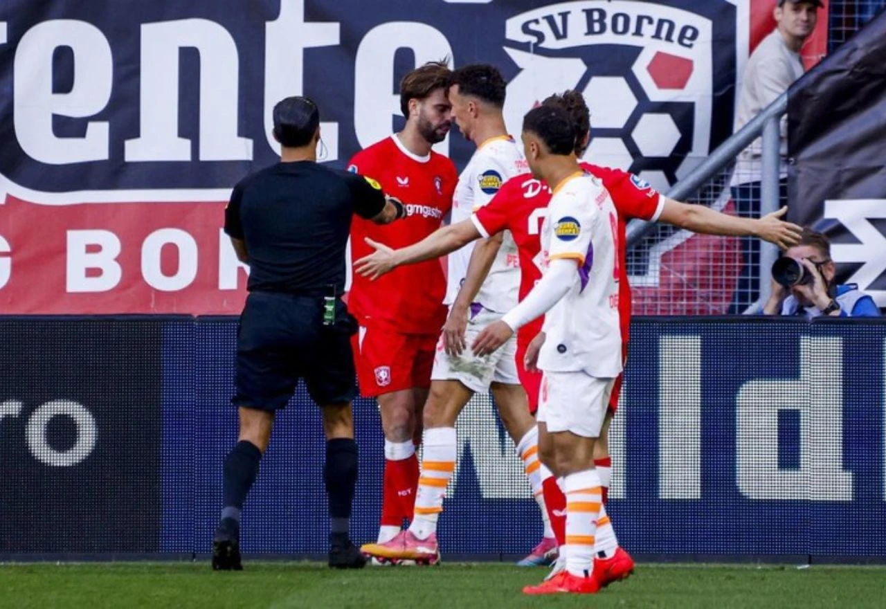 Perišić ošamario protivnika i prošao samo sa žutim: Nizozemci bijesni zbog odluke