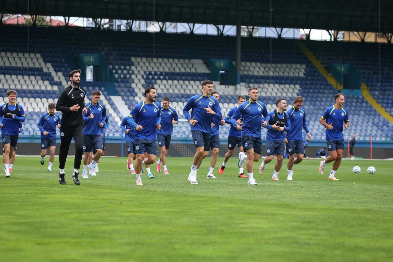 Reprezentacija odradila prvi trening, Alajbegović ostao na klupi