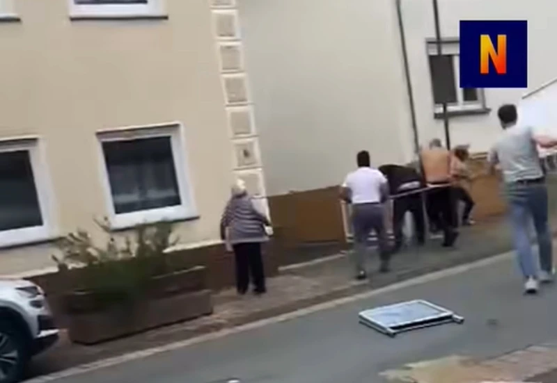 Prolaznici branili napadnutu ženu: Napadača udarali šipkom, lopatom, reklamnim panelima...