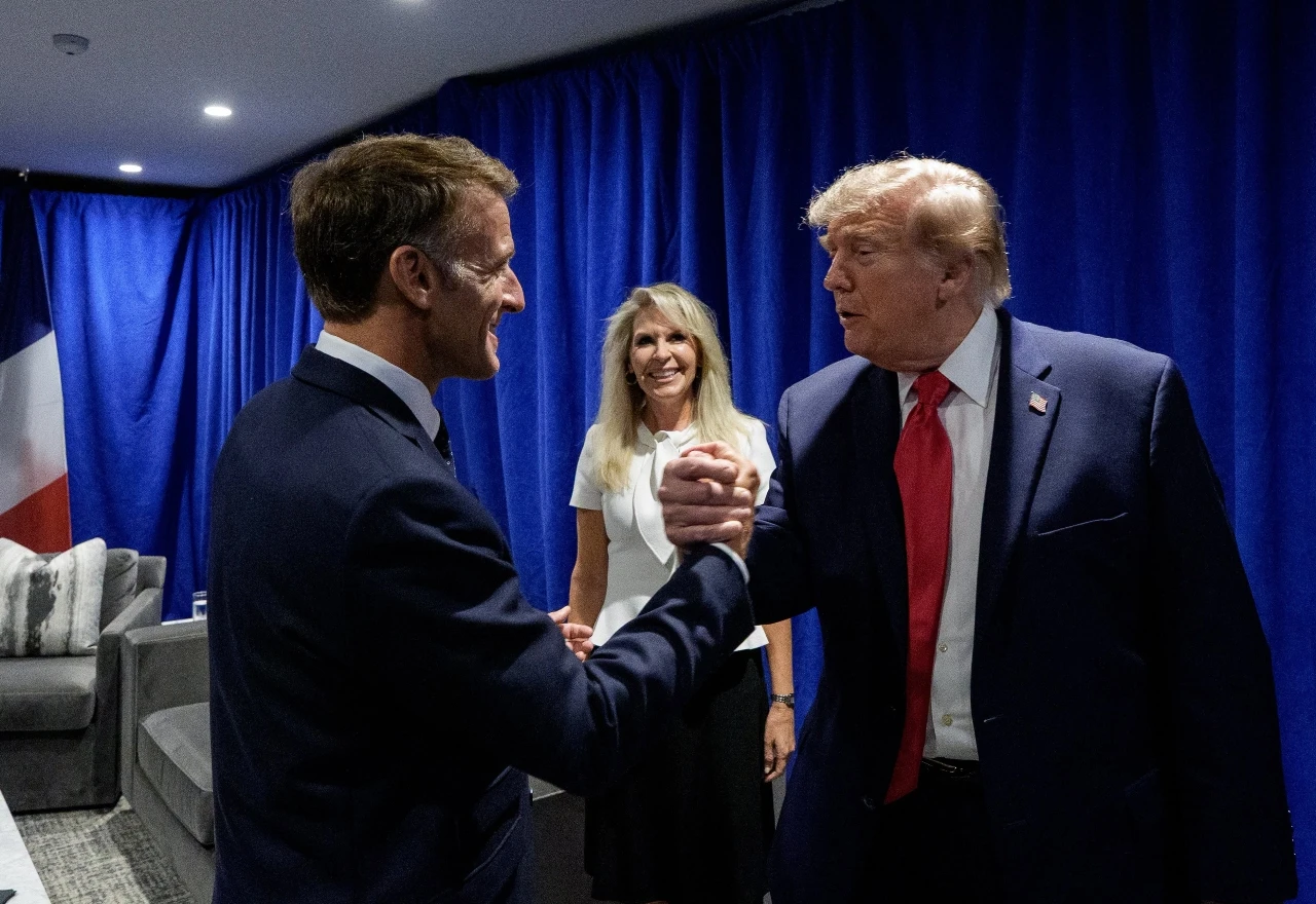 Macron: Promjena režima bombardiranjem neke zemlje nije moguća