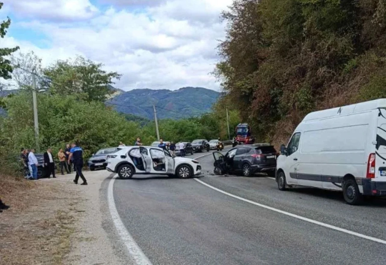 Detalji nesreće na M-17: Dvije osobe ozlijeđene, promet normaliziran