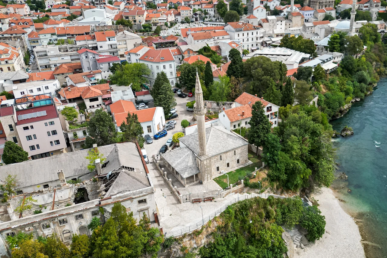 Sinan pašina džamija oko koje nastala prva mahala u Mostaru
