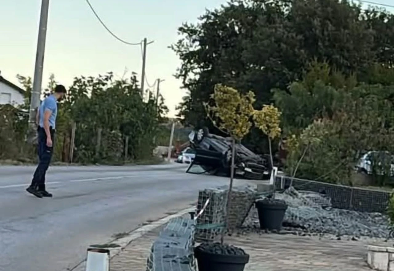 Automobil završio na krovu u Ljutom Docu