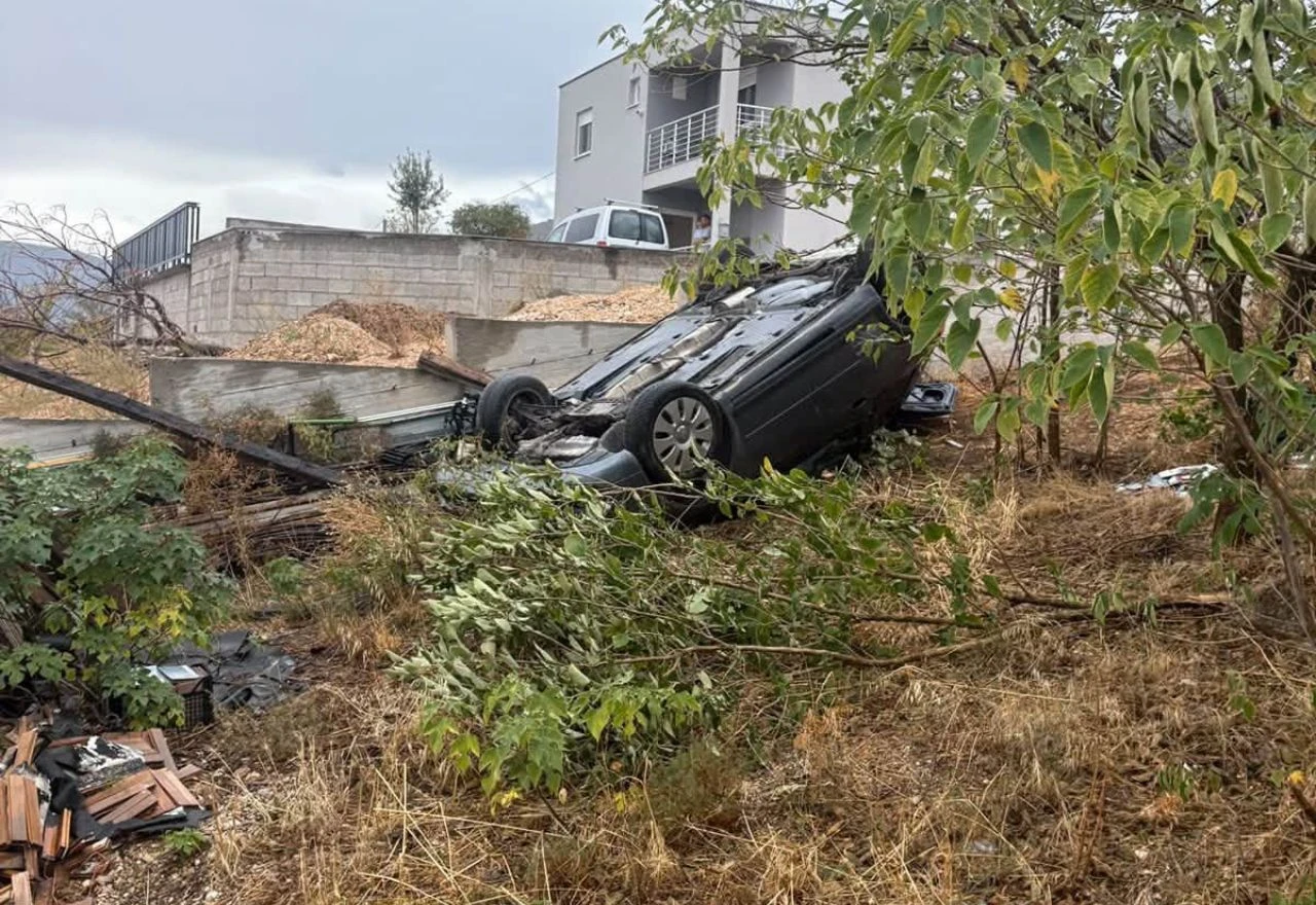 Mostar: Jedna osoba ozlijeđena nakon slijetanja s ceste