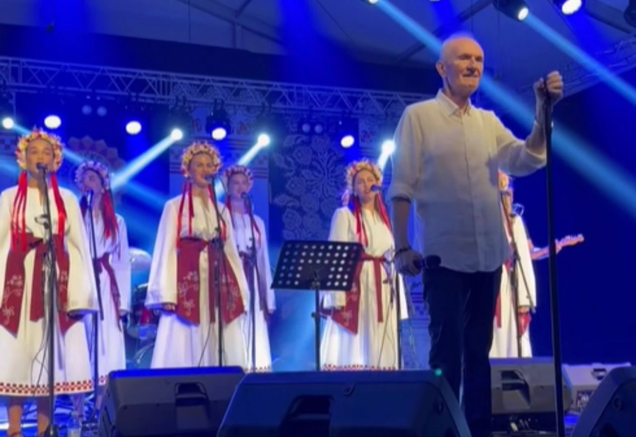 Mate Bulić s djevojkama iz Čitluka: "Moja Hercegovina" odjeknula Vinkovačkim jesenima