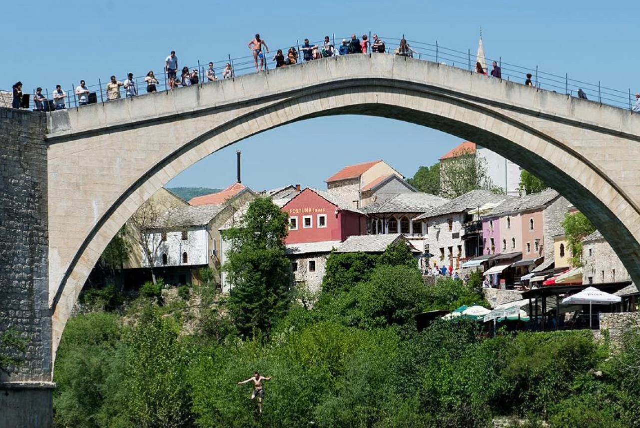 Mostar u subotu sunčan i topao, u Hercegovini mogući pljuskovi