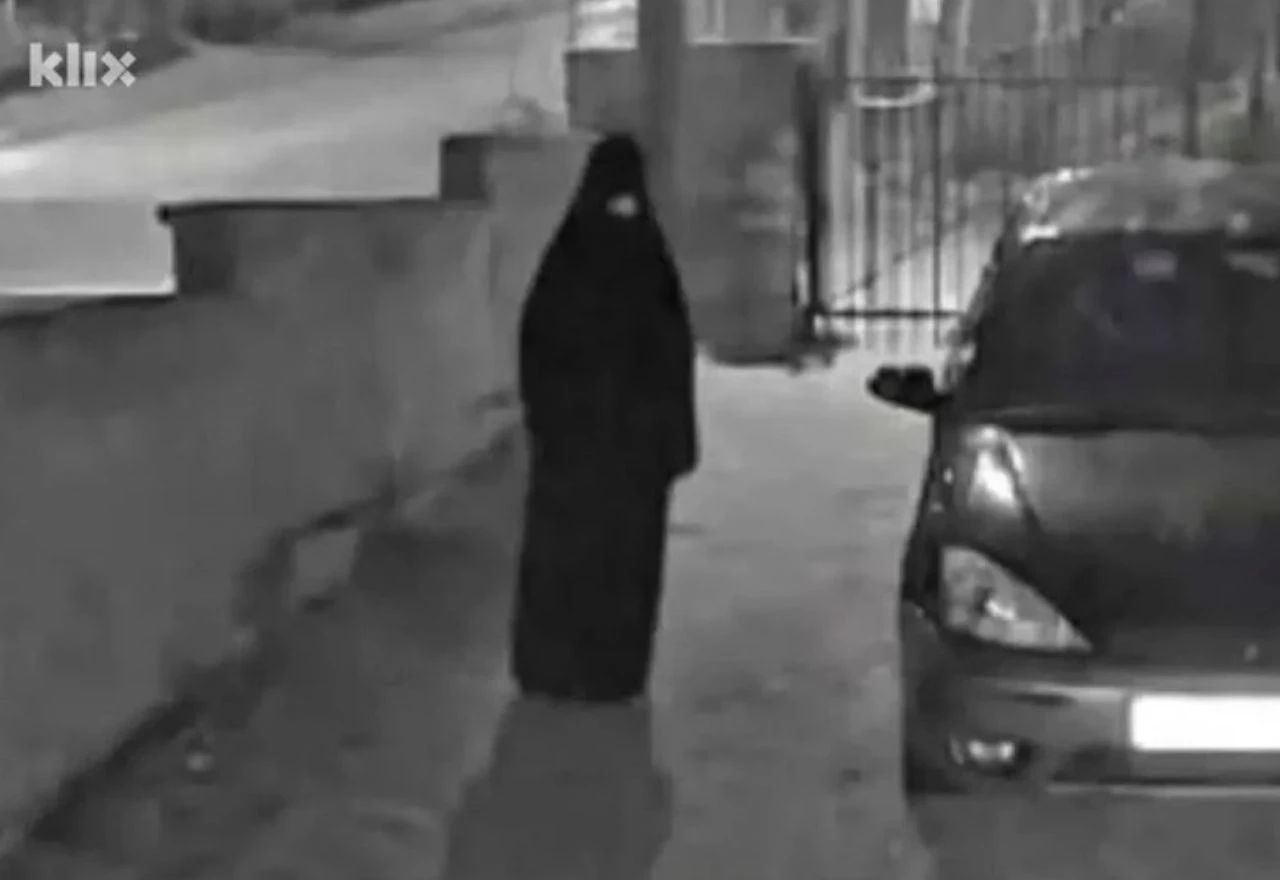 Građani kod Tuzle noću tragaju za maskiranom osobom, policija ne nalazi nikoga