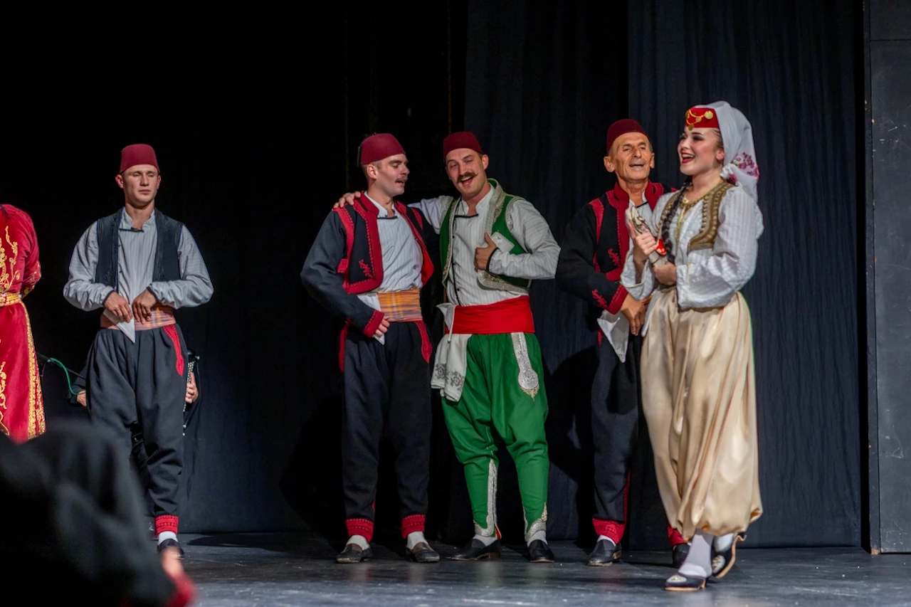 FOTO | Osam desetljeća tradicije: KUD Lola donio pjesmu i ples u Mostar